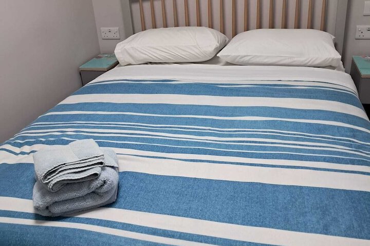 Room 5 of 13