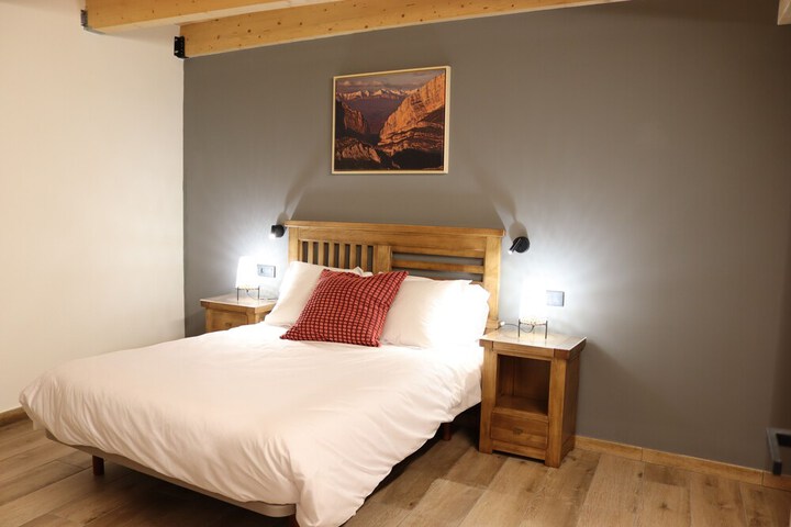 Room 8 of 36