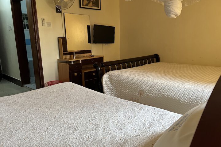Room 10 of 31