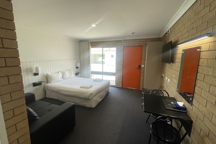Room 9 of 31