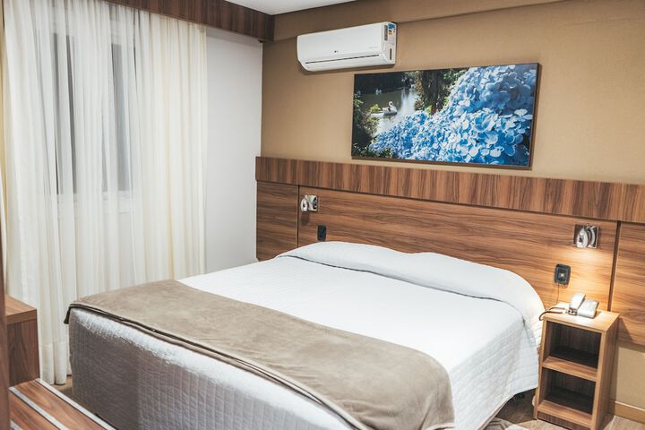 Room 25 of 100