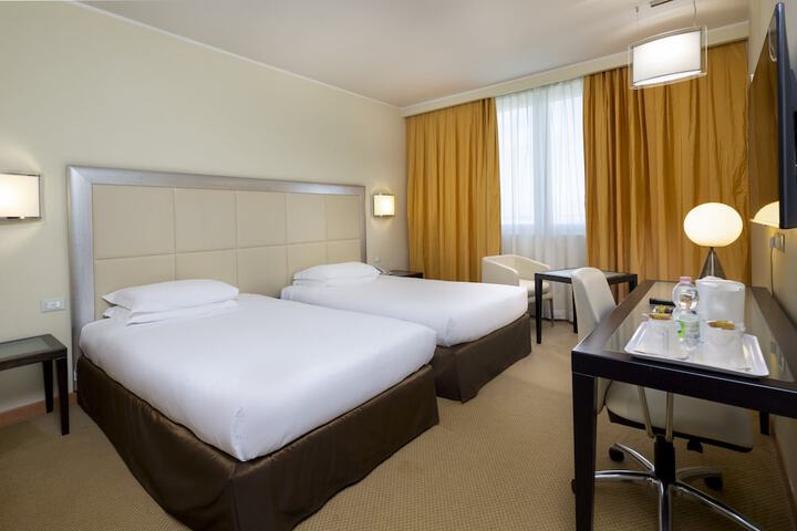 Room 3 of 116