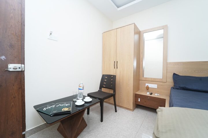 Room 10 of 34