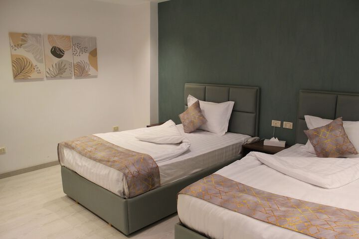 Room 17 of 158