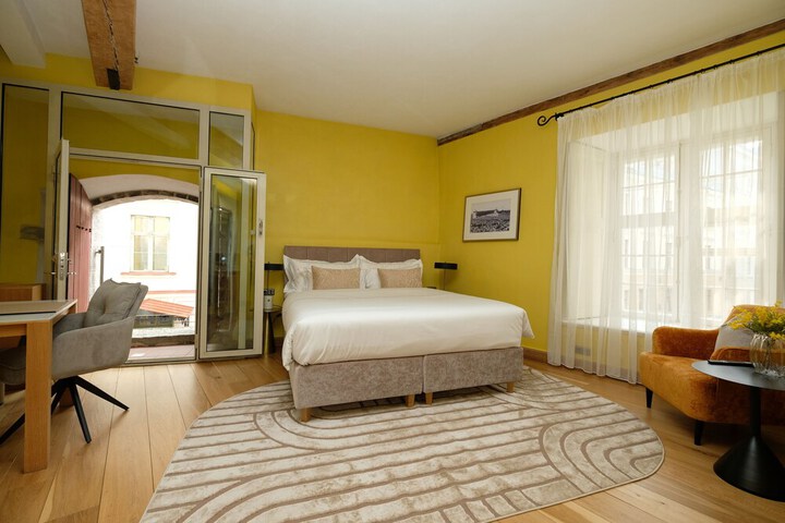 Room 49 of 115