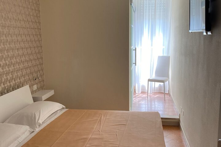 Room 42 of 99