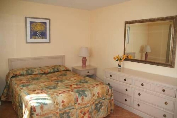 Room 4 of 48