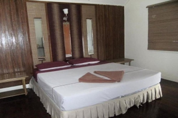 Room 16 of 135