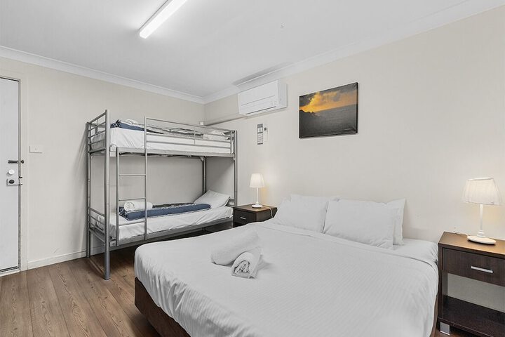 Room 33 of 110