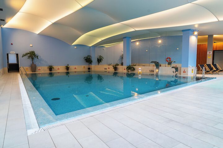 Pool 90 of 150