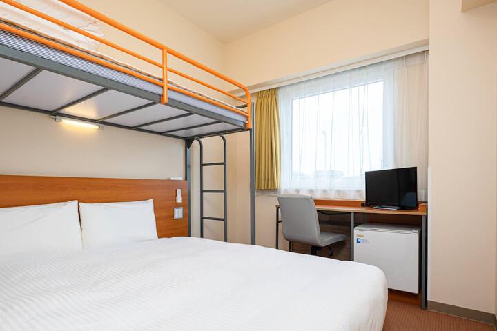 Room 7 of 25