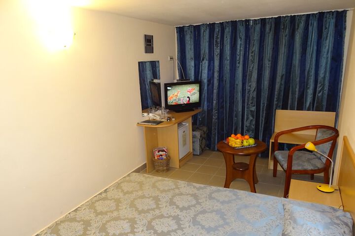 Room 37 of 85