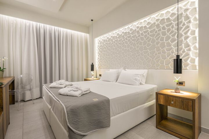 Room 2 of 68
