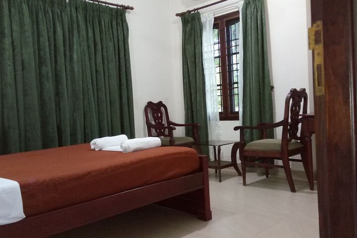 Room 12 of 63