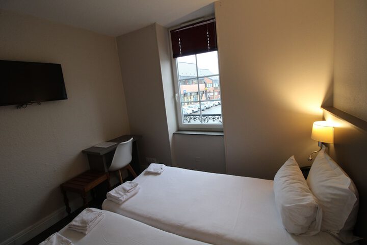 Room 3 of 69