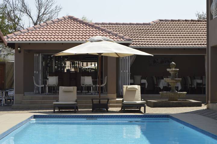 Hotel Pool