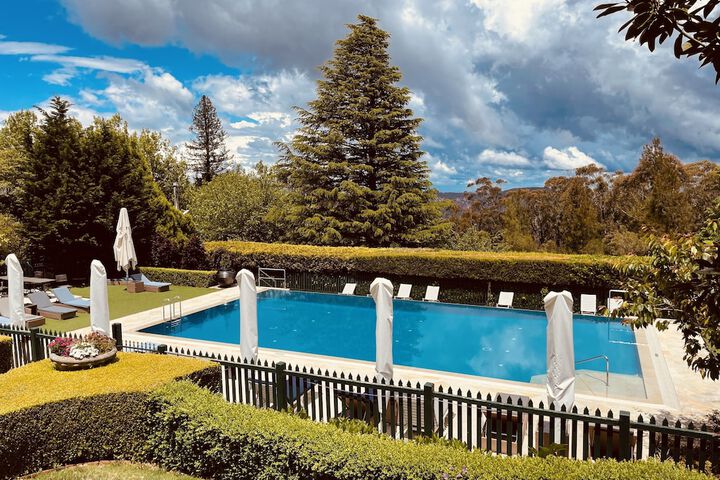 Pool 25 of 76