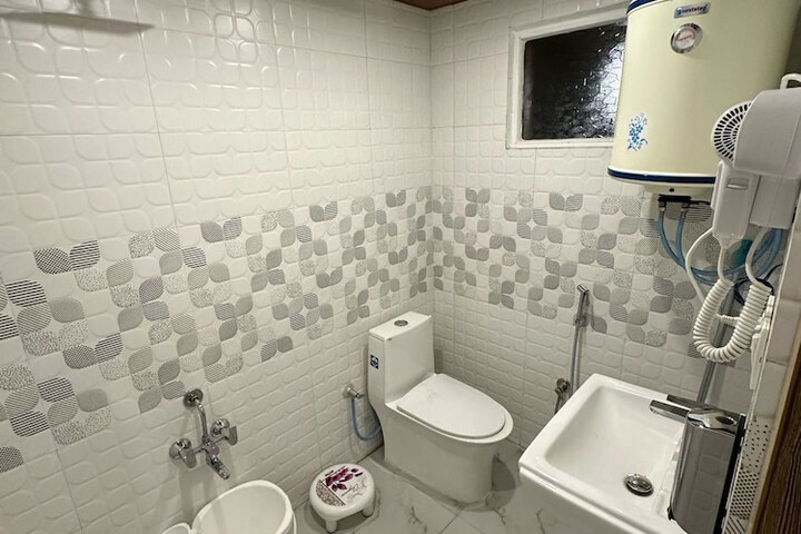 Room 16 of 25