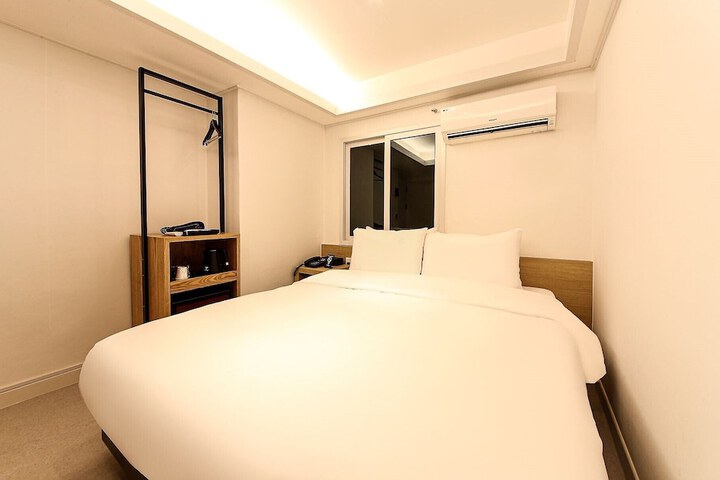 Room 20 of 36