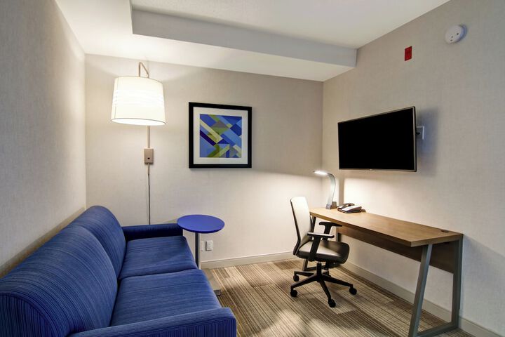Room 5 of 63