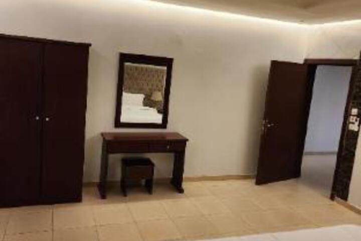 Suite 31 of 33