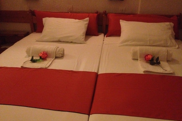 Room 6 of 39