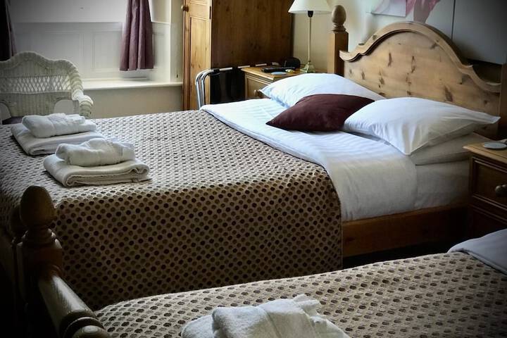 Room 4 of 94