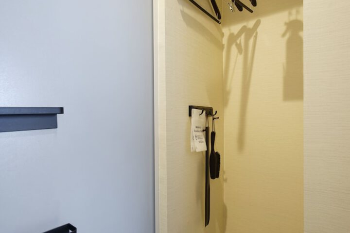 Room 5 of 46