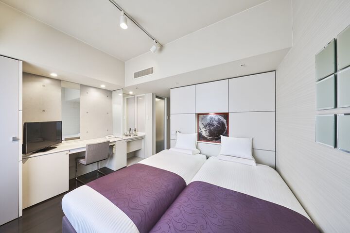 Room 6 of 31