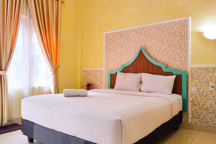 Room 10 of 93