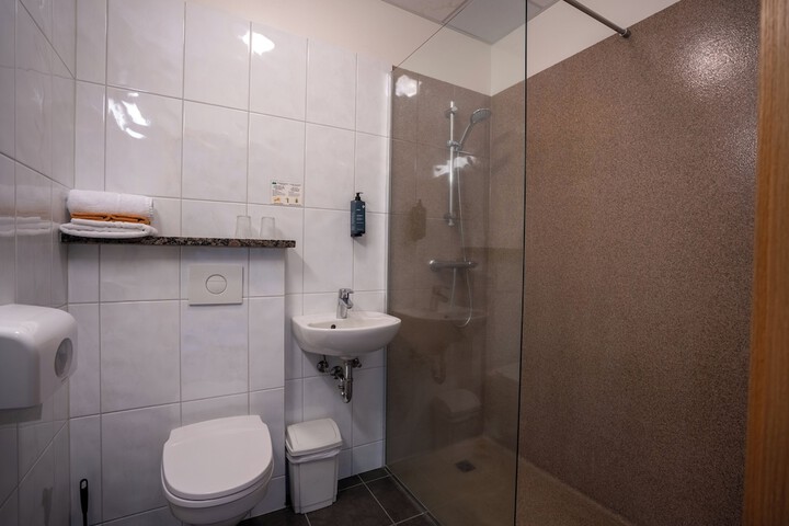Room 54 of 79