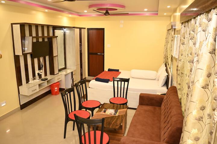 Room 12 of 15