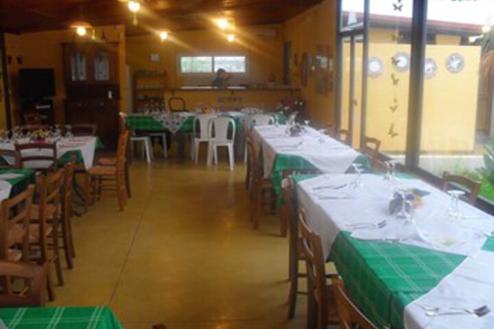 Dining 32 of 38