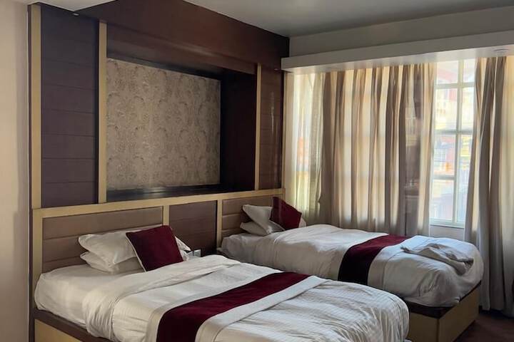 Room 9 of 21