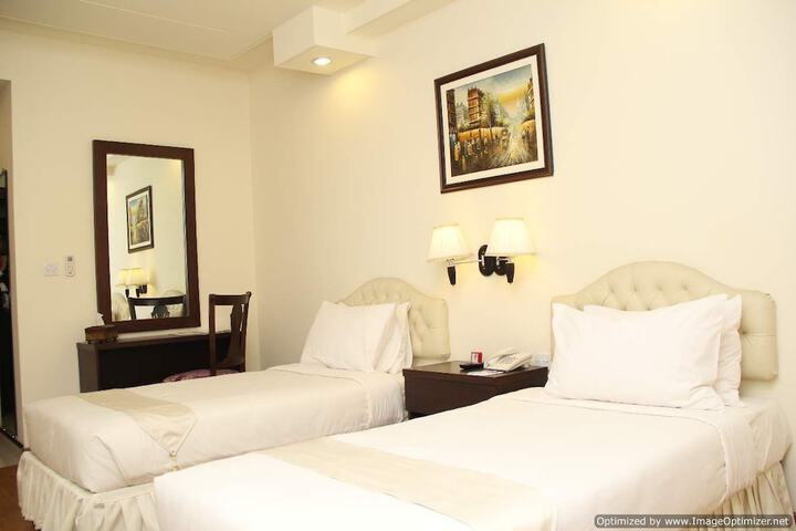 Room 7 of 24
