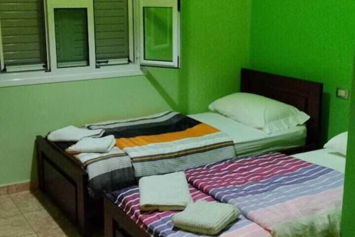 Room 5 of 11