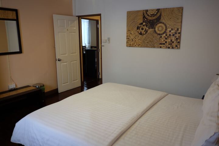 Room 25 of 57