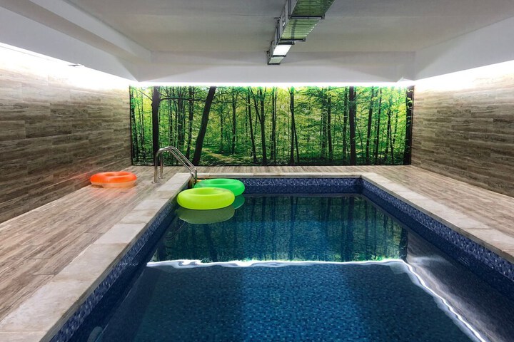 Pool 21 of 41