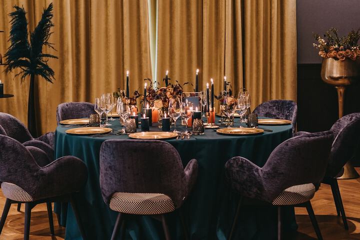 Ballroom/Hall 92 of 131