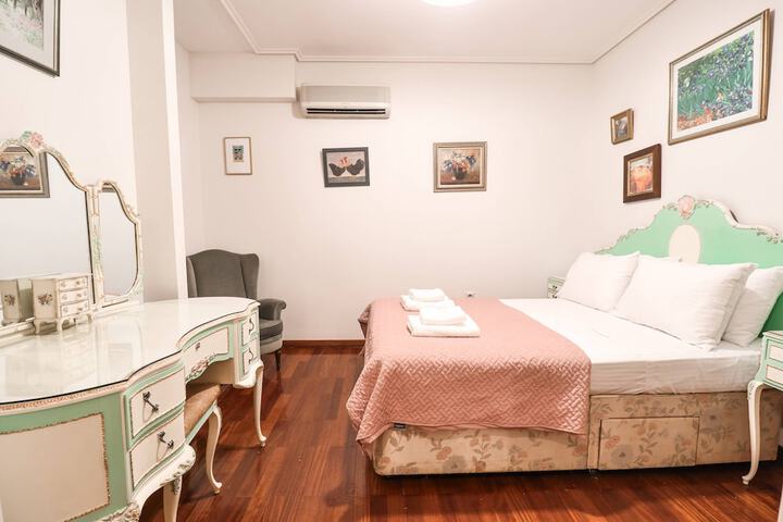Room 3 of 18