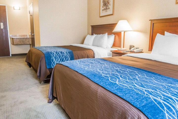 Queen Bed Accessible (1 of 8)