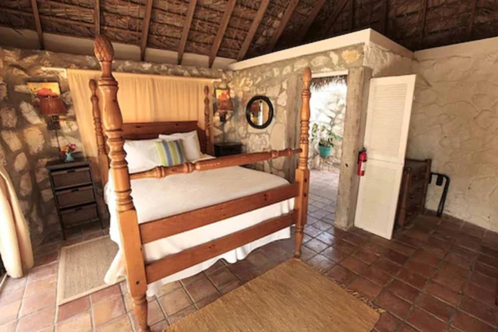 Room 8 of 23