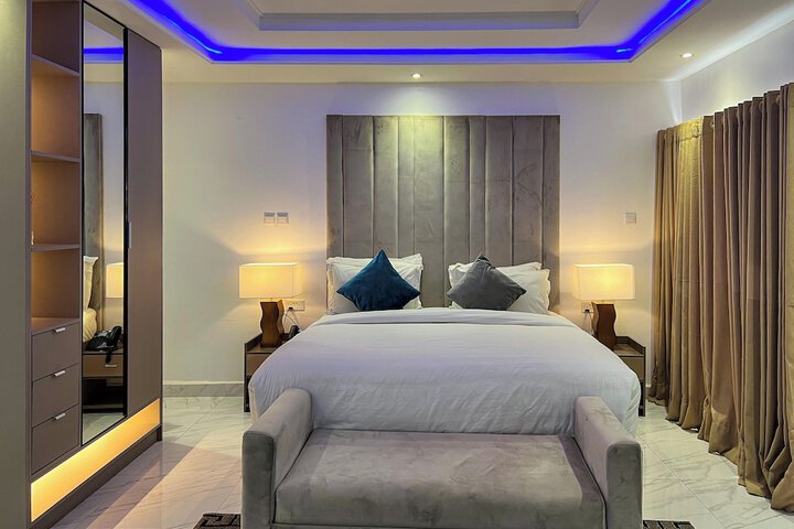 Room 21 of 68