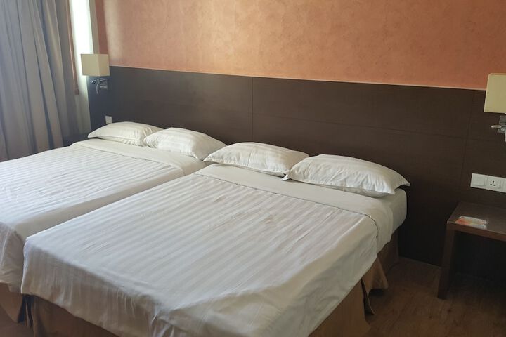 Room 12 of 45