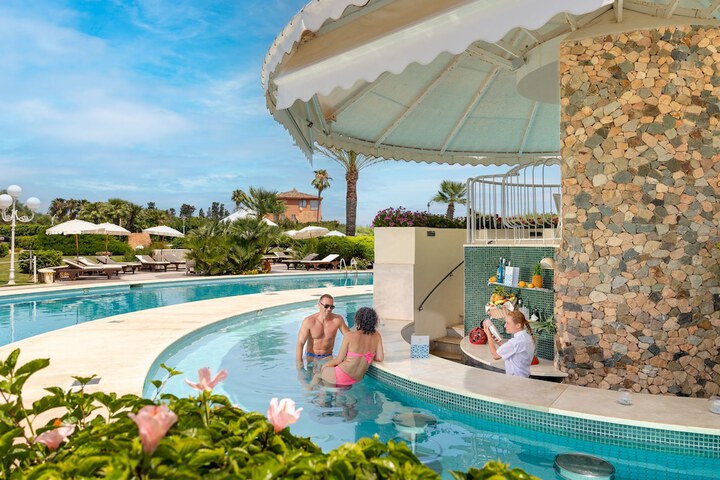Pool 20 of 25