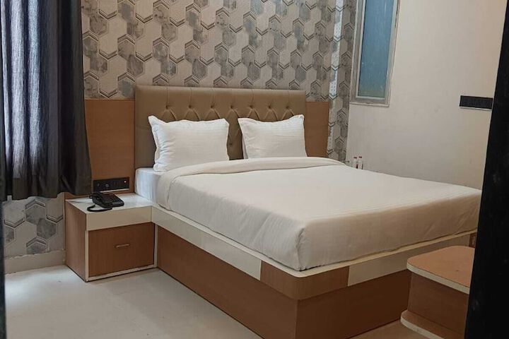 Room 16 of 42