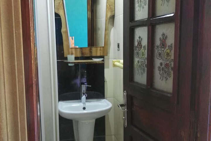 Room 32 of 47