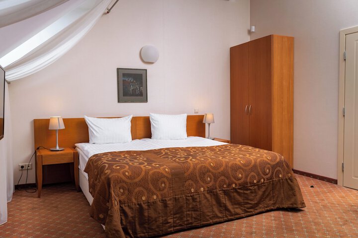 Room 21 of 80