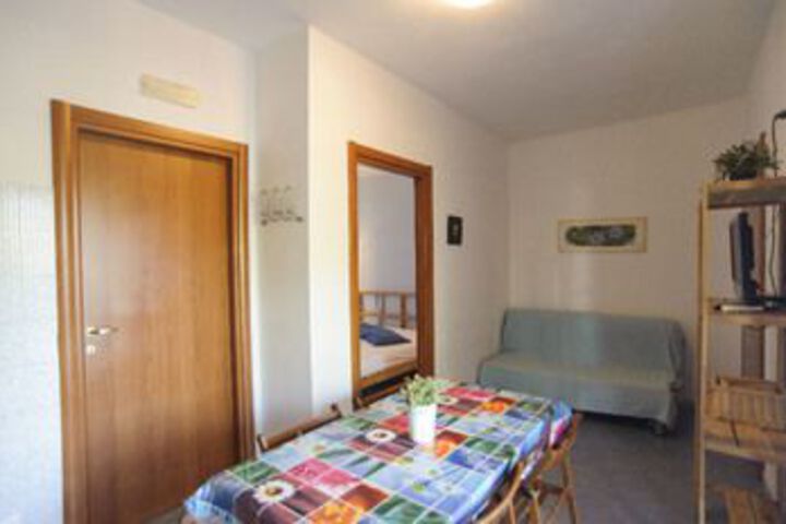 Room 13 of 22