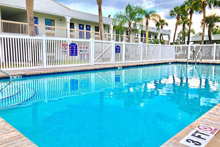 Pool 27 of 42